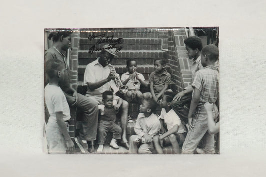 Louis and his Neighbors - Magnet